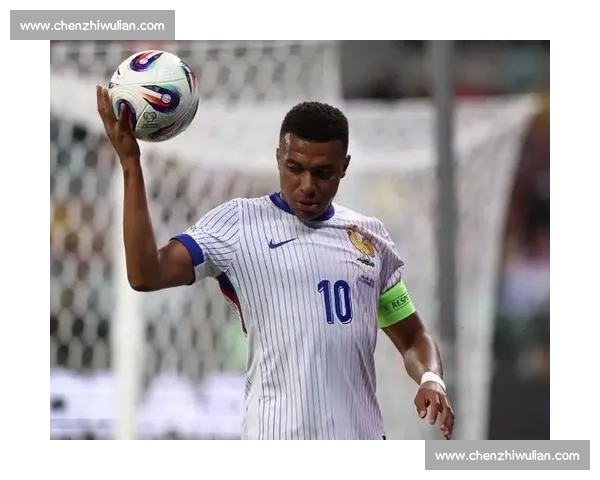 萨利巴盛赞姆巴佩：法国队的优秀队长，世界最佳之一